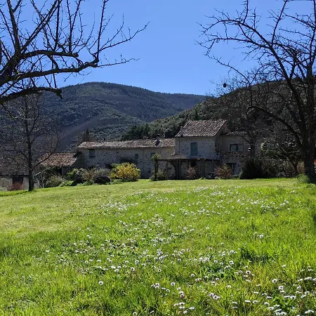 Bed & Breakfast Le Moulin D'arcas. *