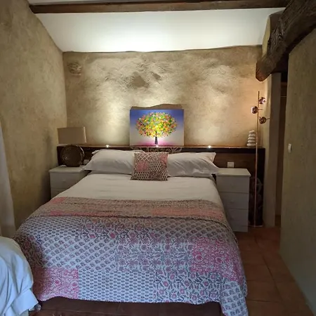 Bed & Breakfast Le Moulin D'arcas. *