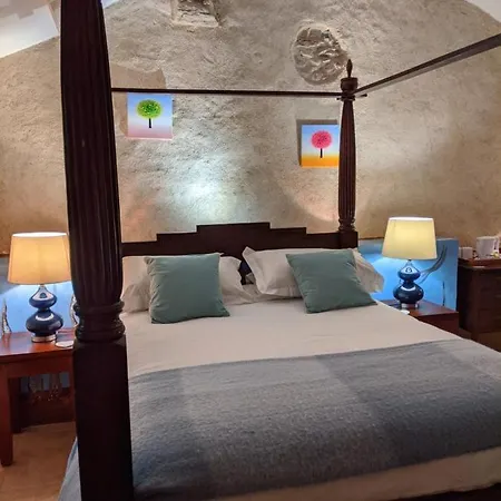 Bed & Breakfast Le Moulin D'arcas. *