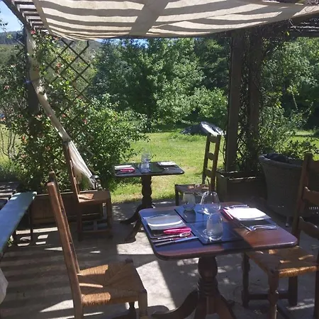 Bed & Breakfast Le Moulin D'arcas. *