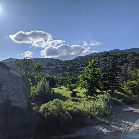 Bed & Breakfast Le Moulin D'arcas. *