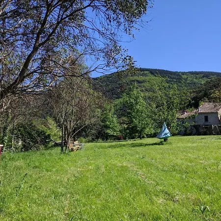 Bed & Breakfast Le Moulin D'arcas. *