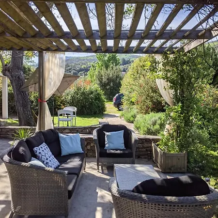 Bed & Breakfast Le Moulin D'arcas. *